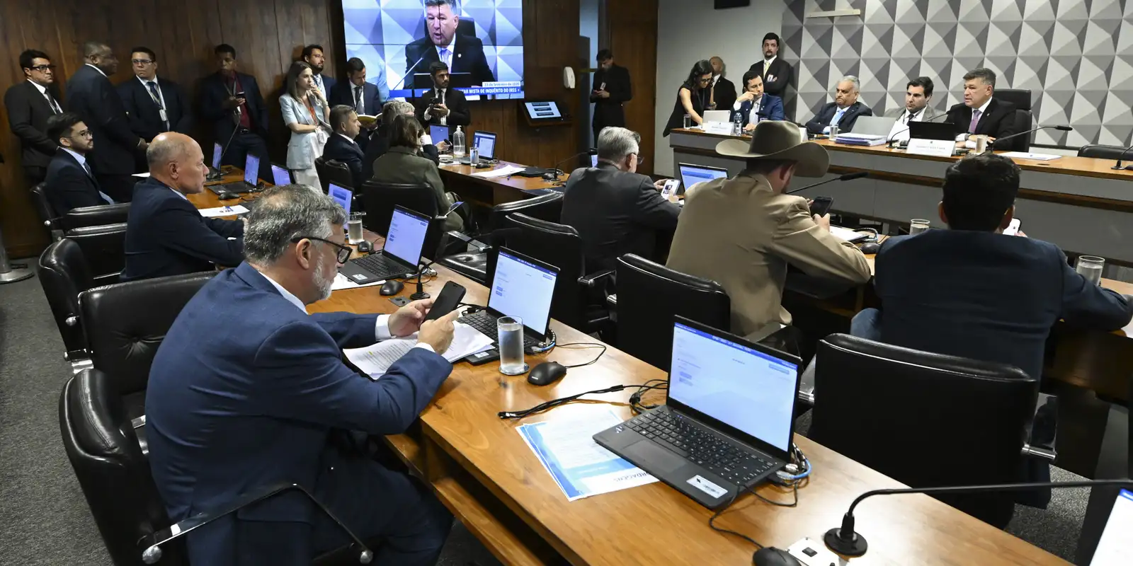 CPMI do INSS: ausência de Vorcaro provoca revolta entre parlamentares