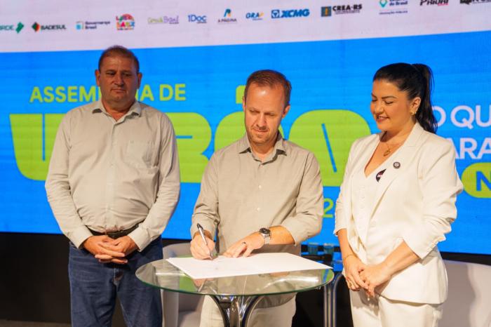 Famurs e FASA assinam convênio para oferta do MBA em Inovação em Gestão Pública