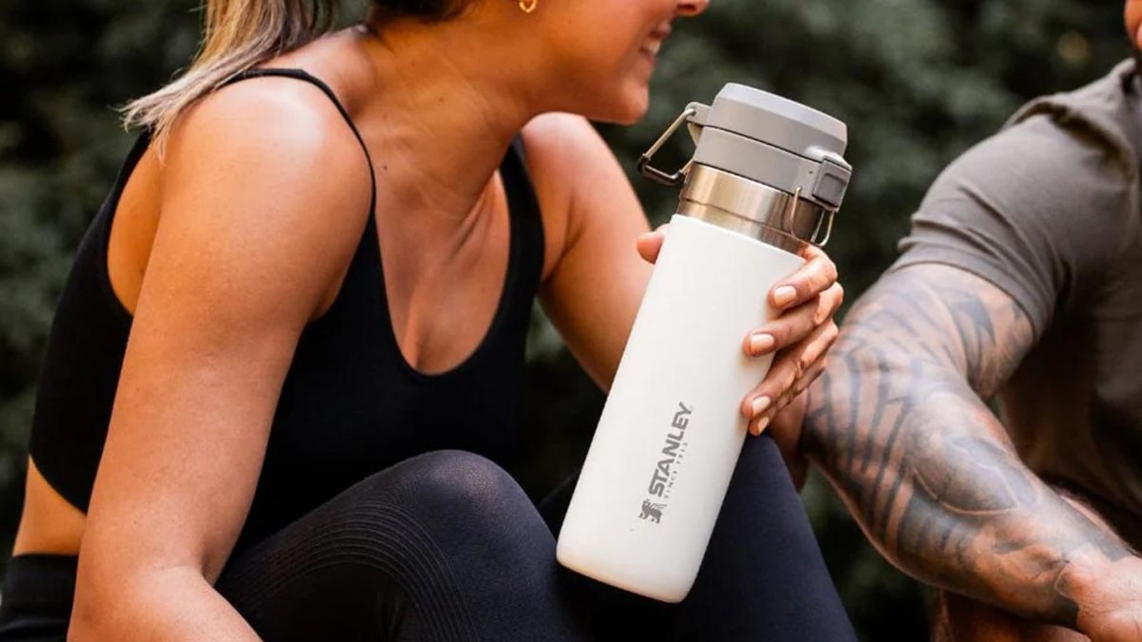 Dia do Consumidor Stanley tem copos, garrafas e mais com aé 40% OFF