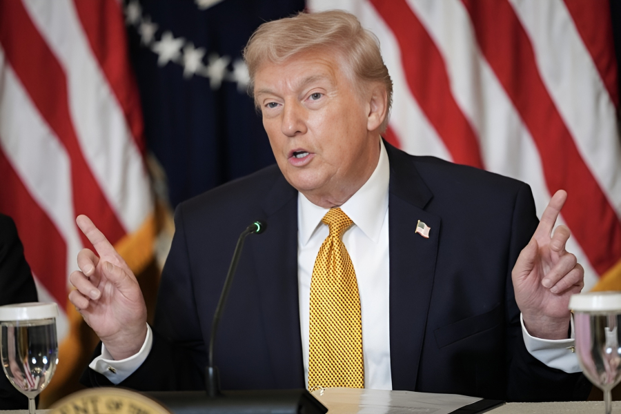 Donald Trump decide adiar ataques ao Irã por cinco dias