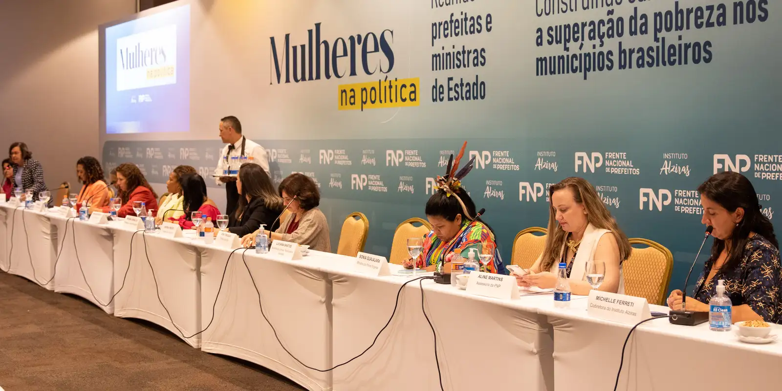 Viva Maria fala verdades sobre a trajetória das mulheres na política