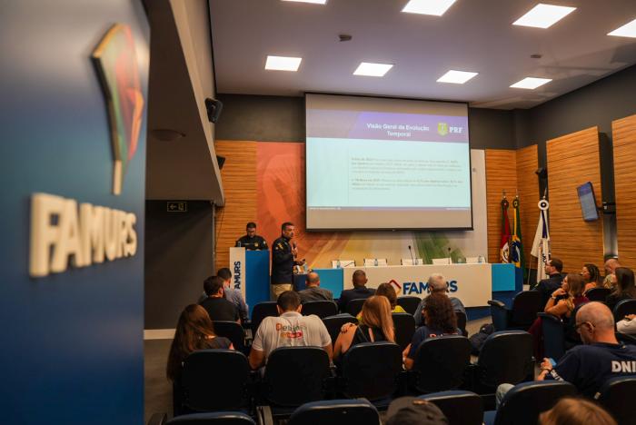 Famurs, PRF e órgãos de trânsito alinham estratégias para reduzir a sinistralidade no RS