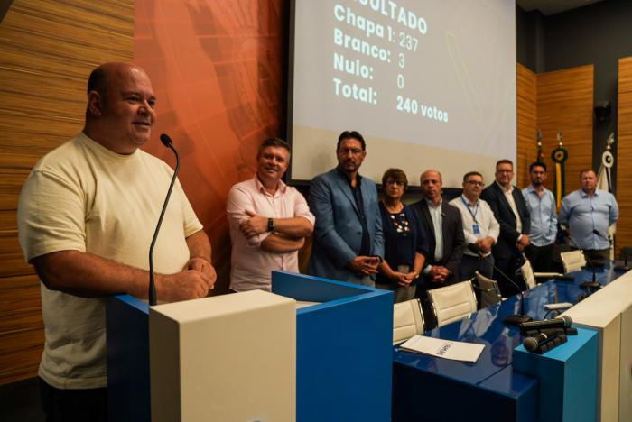 Ique Vedovato é eleito presidente da Famurs para a Gestão 2026/2027