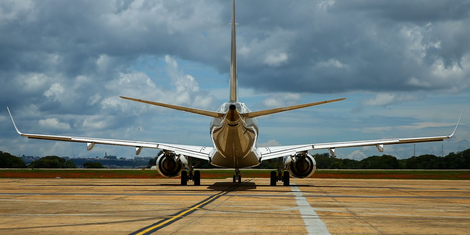 Crise no combustível leva setor aéreo a cancelar 20 mil voos na Europa