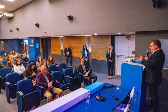Famurs sedia encontro que apresentou ações do Governo do Estado 02 anos pós-enchente