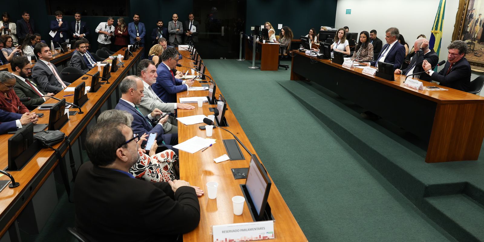 CCJ volta a discutir redução da maioridade penal nesta terça-feira