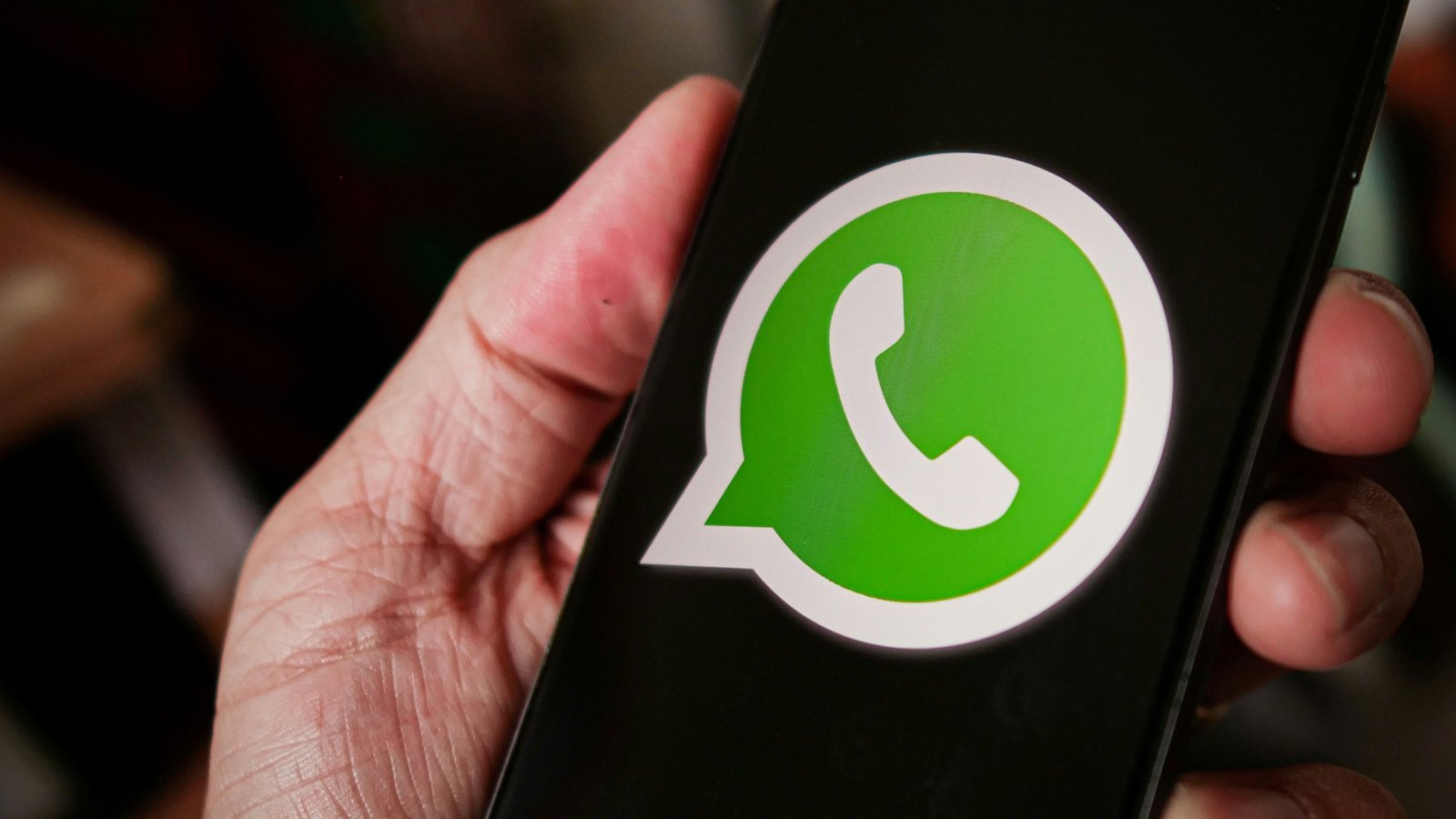 WhatsApp testa compartilhamento de documentos com a Meta AI direto no app