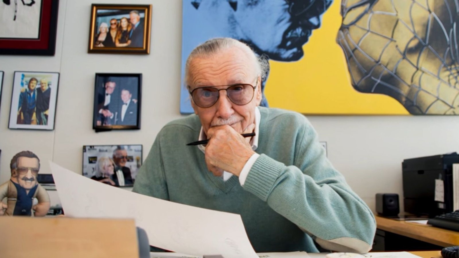 Stan Lee, figura icônica da Marvel e do MCU, é 'revivido' com inteligência artificial