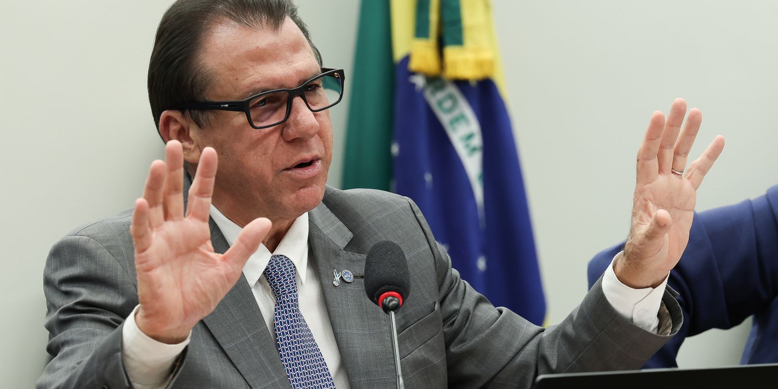 Luiz Marinho pede serenidade a Alcolumbre em discussões sobre 6x1