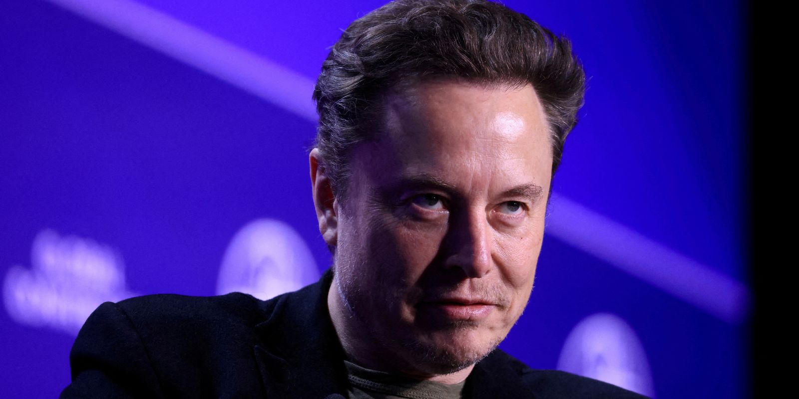 Elon Musk se torna o primeiro trilionário do mundo