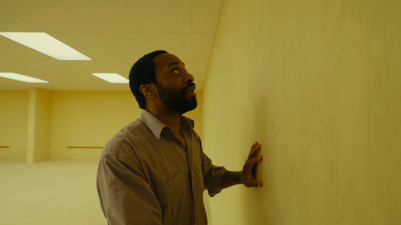 8 filmes com estética "liminal space" para fãs de Backrooms