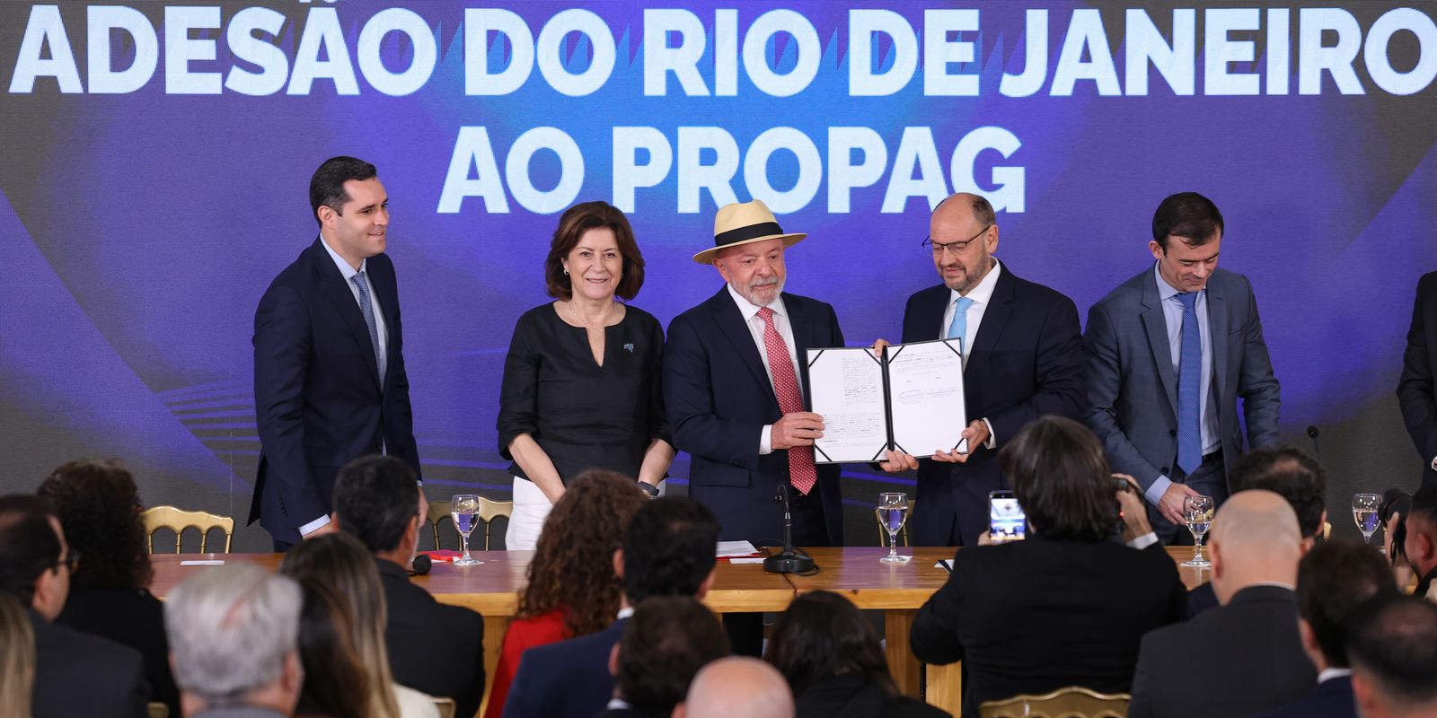 Rio de Janeiro adere ao Propag e reduz parcelas da dívida com a União