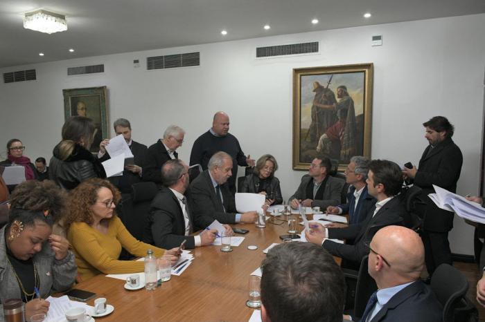 Após articulação da Famurs, Assembleia aprova projeto que permite flexibilidade e complementação de recursos no PEATE/RS