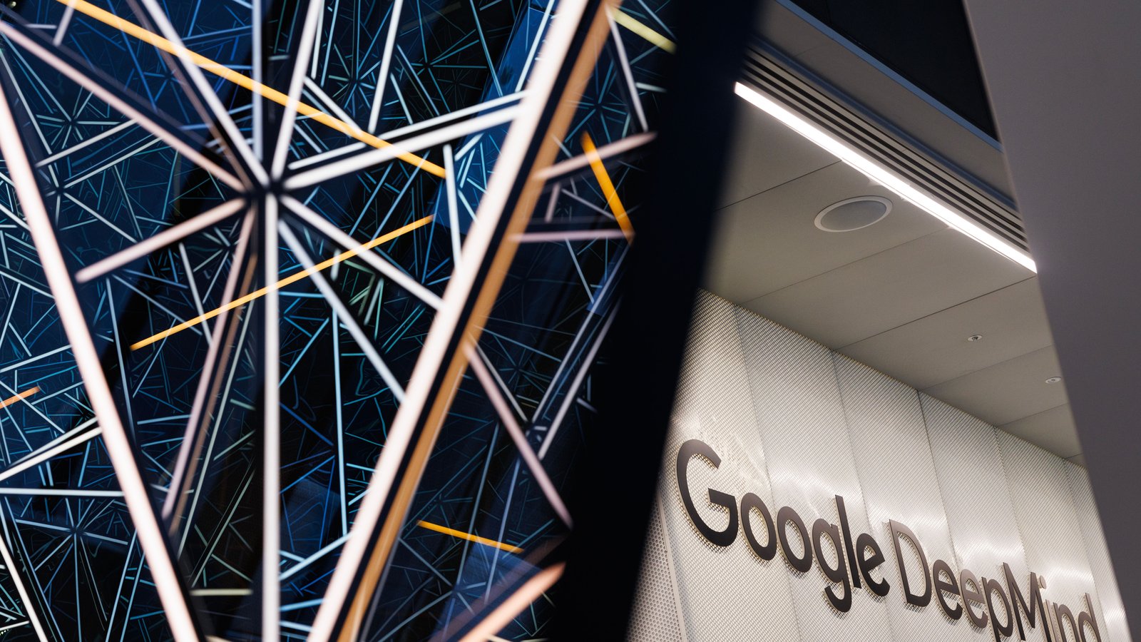 Diretora do Google DeepMind diz que risco de extinção por IA ‘não é zero’