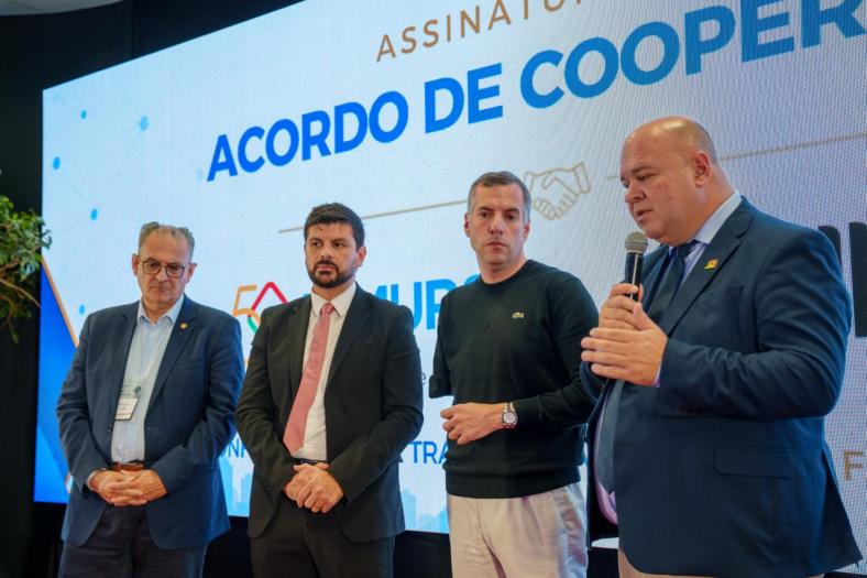 Congresso da Famurs celebra parceria entre Ulbra e municípios para criação de Observatório de Dados