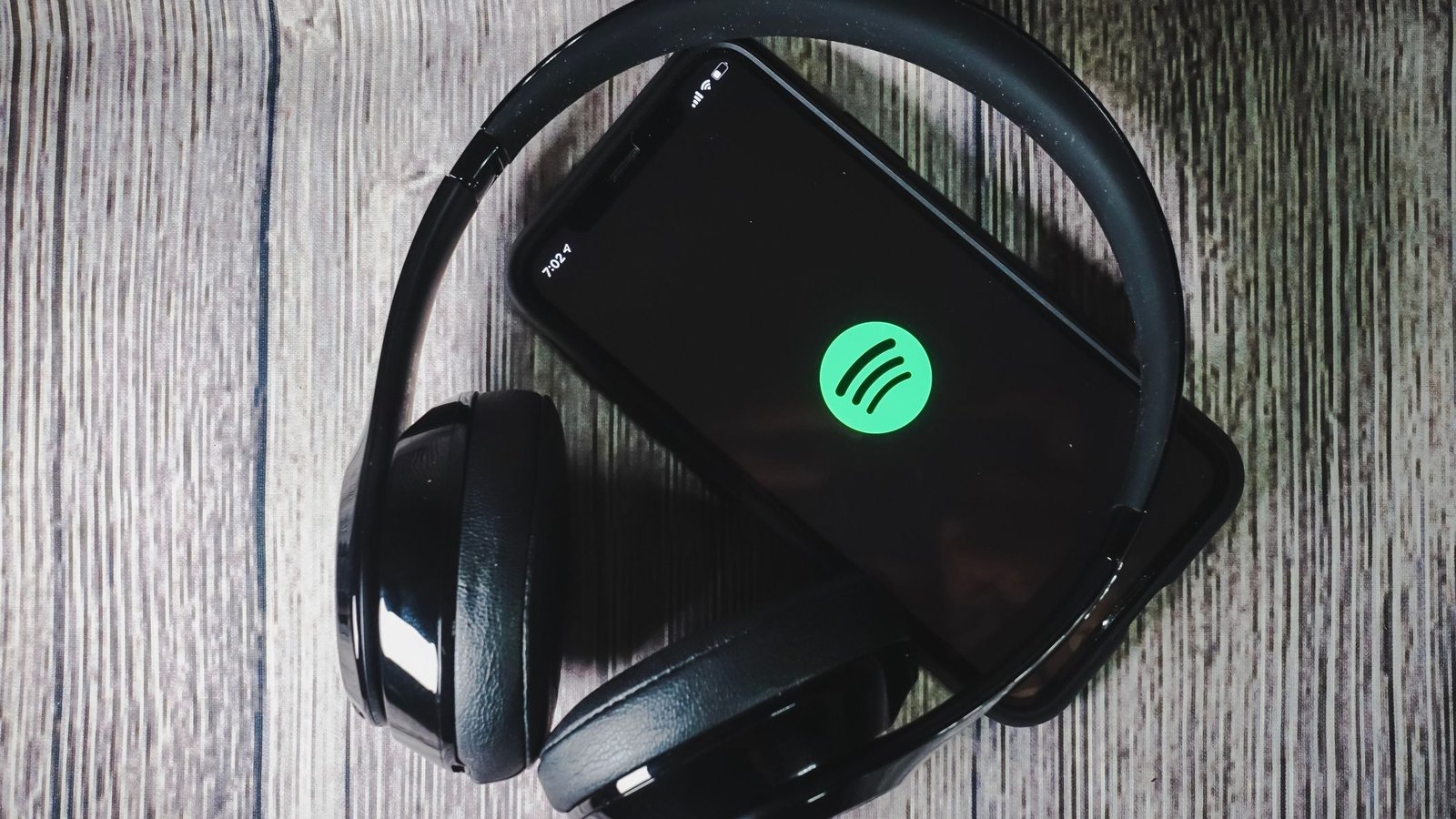 Spotify lança selo que diferencia artistas reais de feitos por IA