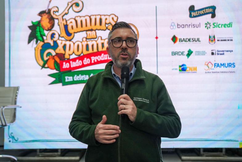 ​Em painel na Expointer, economista da Farsul alerta para perda de ritmo econômico do RS e desafios municipais com a Reforma Tributária