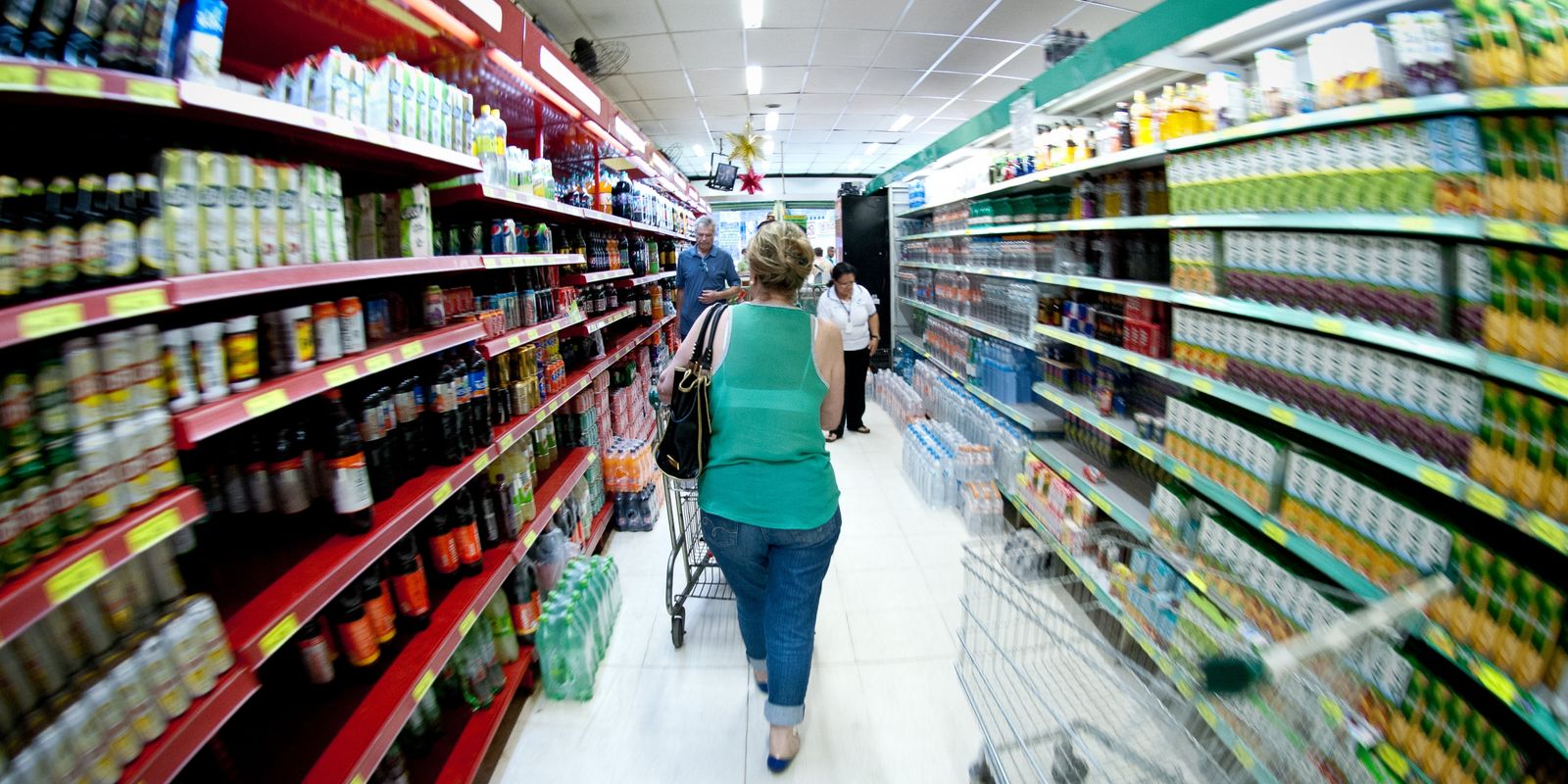 Cesta básica ficou mais barata em 25 capitais em agosto