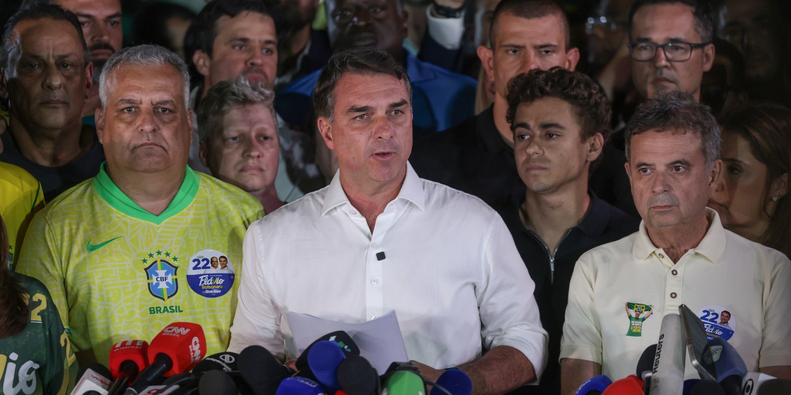 "Estamos surpresos" diz coordenador da campanha sobre sumiço de Flávio